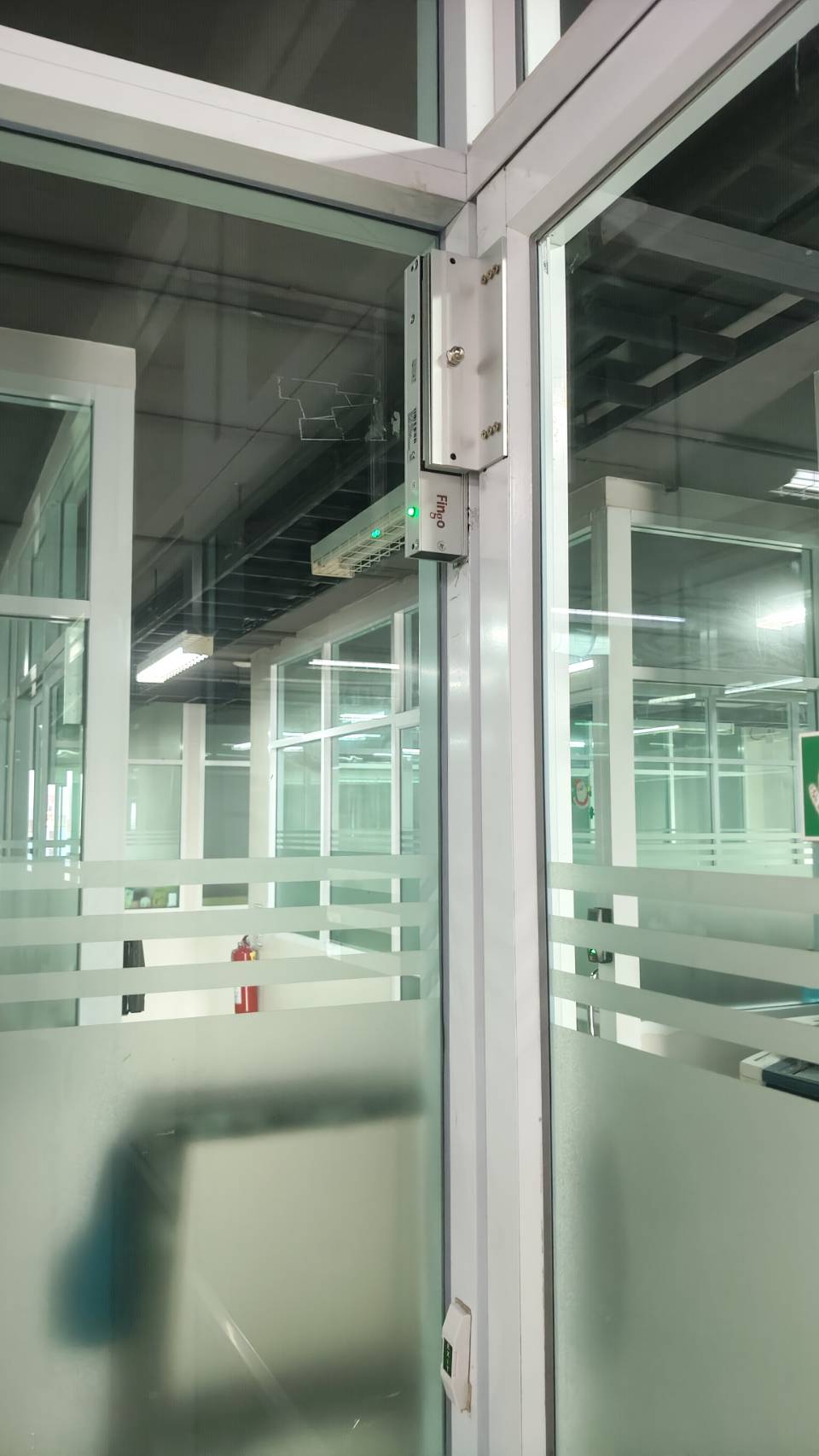 กลอนแม่เหล็กไฟฟ้า Fingo พร้อมไฟสถานะ LED