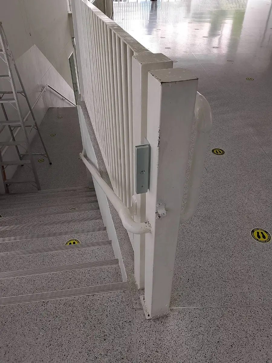 ปุ่มกดออก Exit Switch ที่เสาประตู